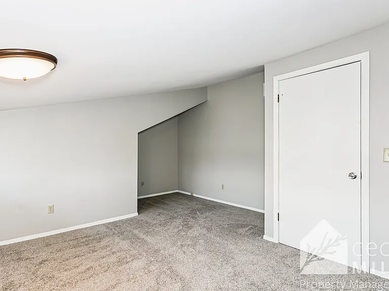 3329 E 1st St N — Photo 12