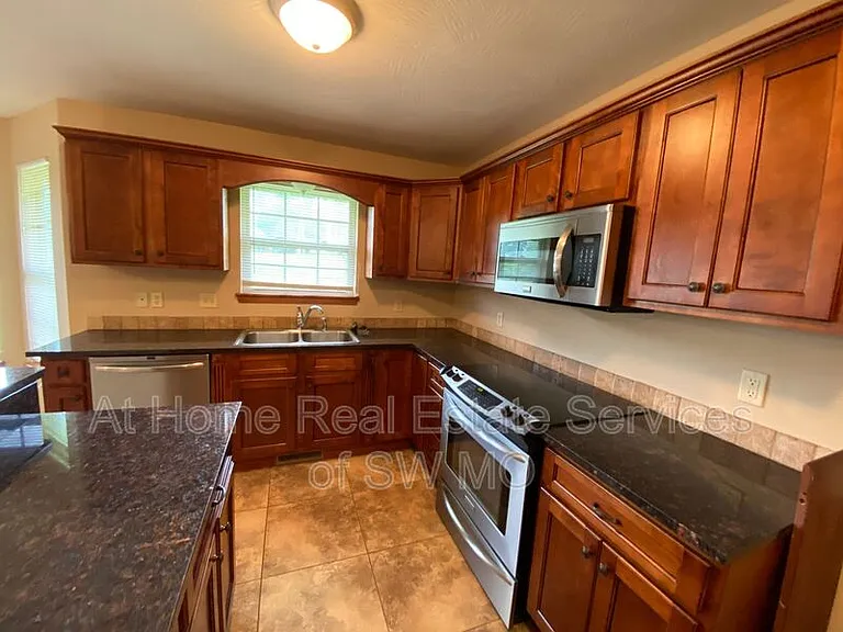 5221 E Blaine St — Photo 5