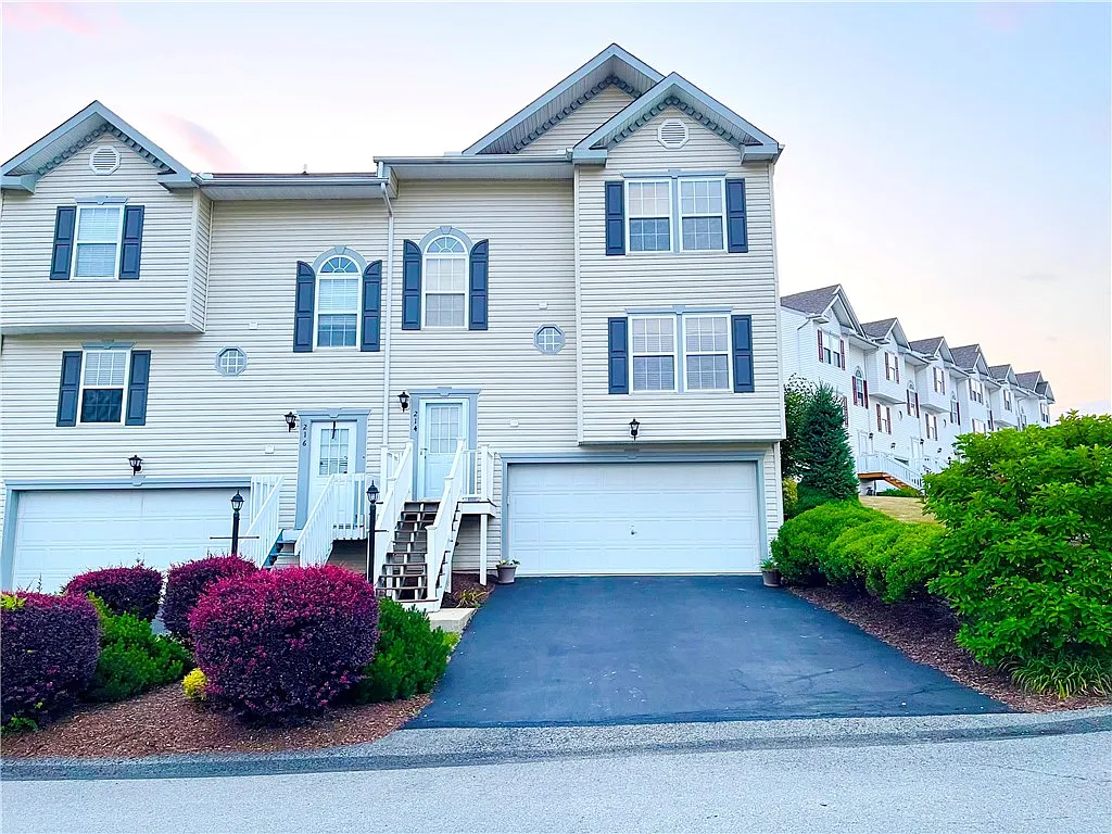 214 Manor View Dr photo 1