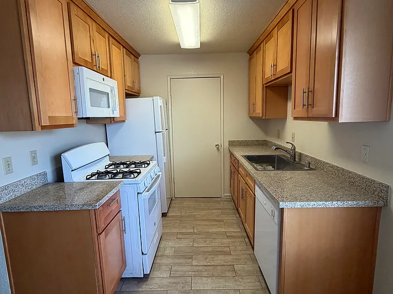 1201 S Central Ave #25 — Photo 6