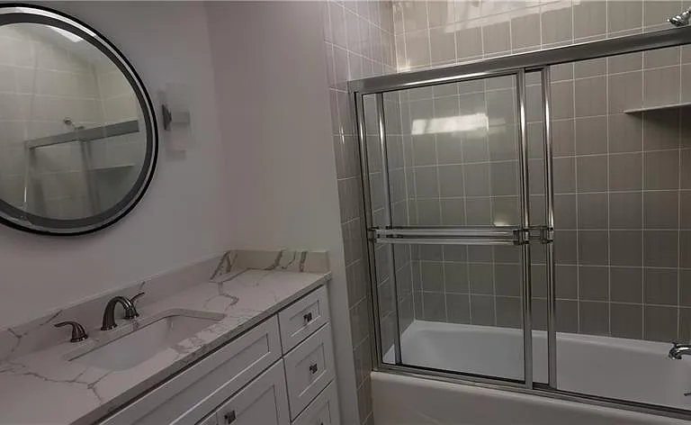 2nd bathroom