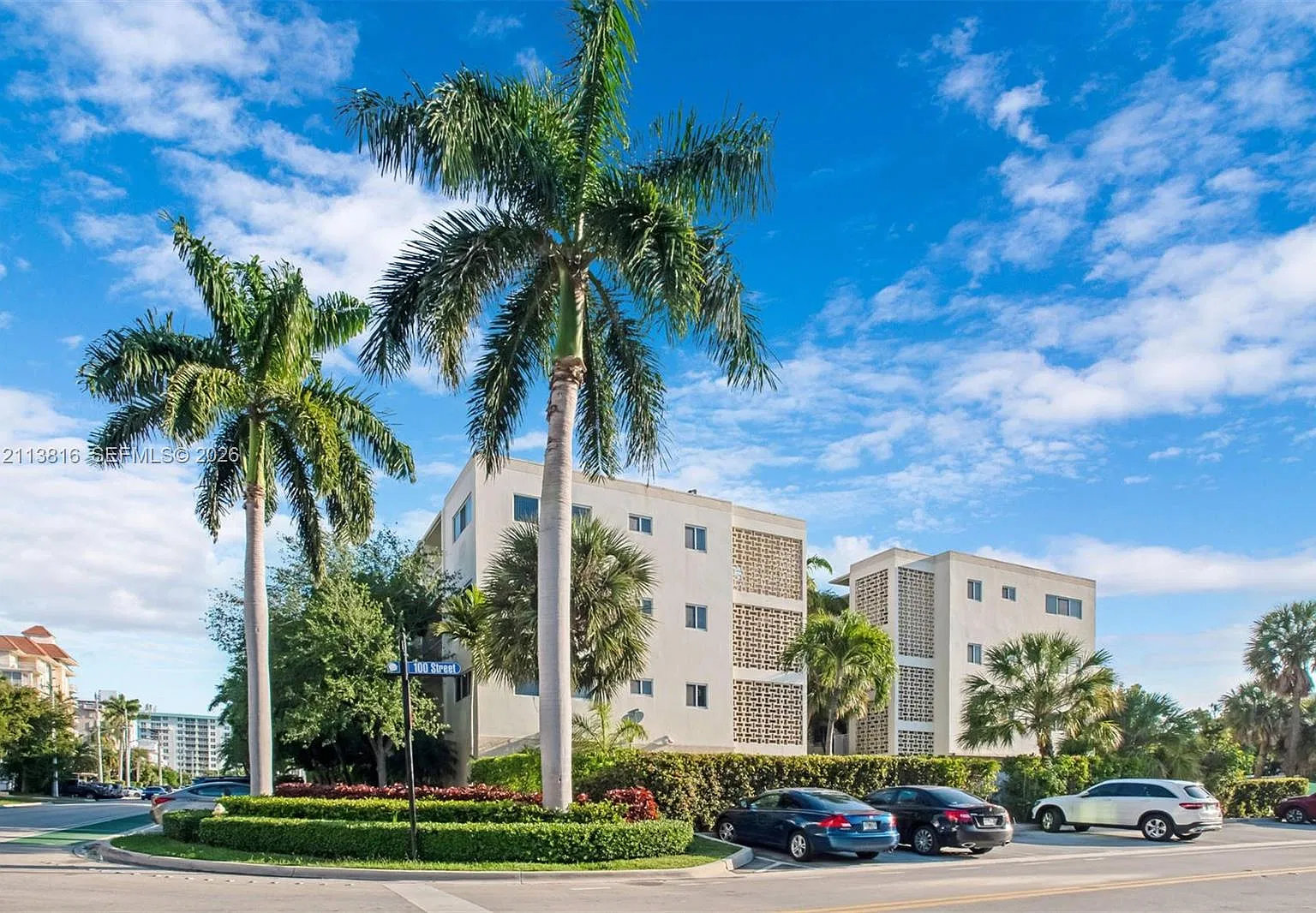 Ambassador Place Condo — Photo 1