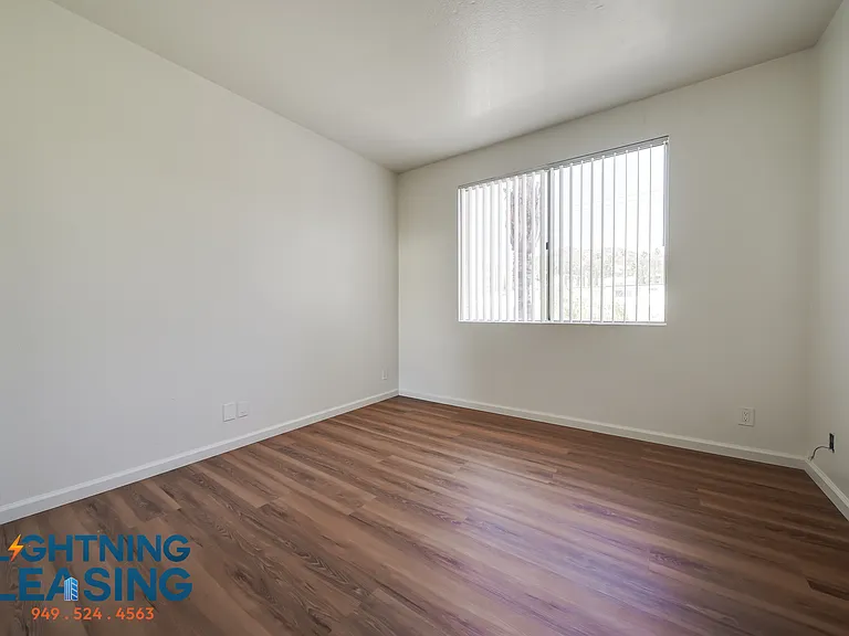 7370 Hawthorn Ave #305 — Photo 6
