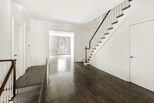 Rented by Sotheby's International Realty | media 29