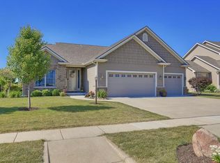 1201 Declaration Dr, Savoy, IL 61874