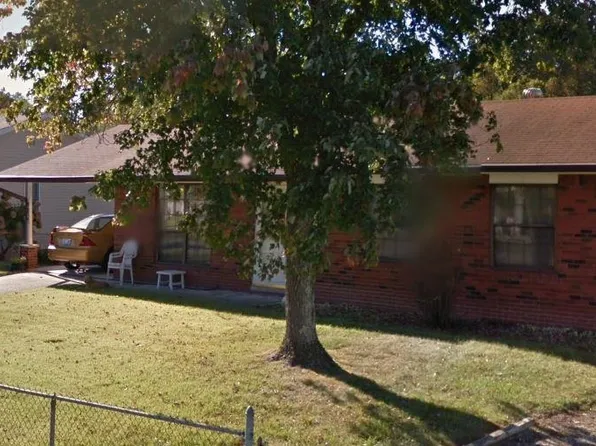 8033 Ray Dr, Ashland, KY 41102