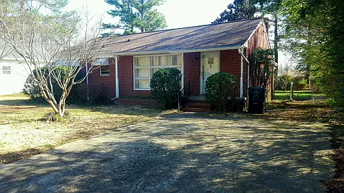 211 Hubbard Ln Photo 1