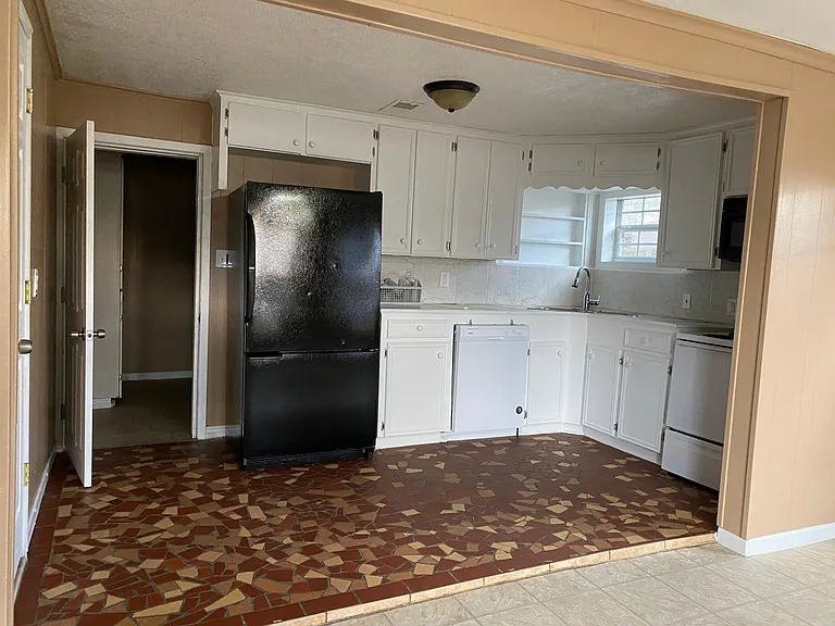 1602 Slack St — Photo 6