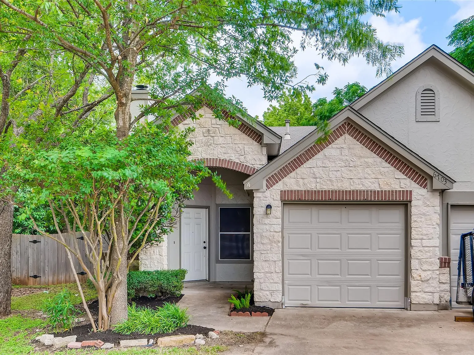3 bed, 2.0 bath, 1206 sqft, $1,850 — Photo 1