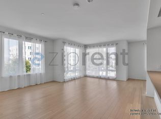 52 Innes Ct APT 304, San Francisco, CA 94124