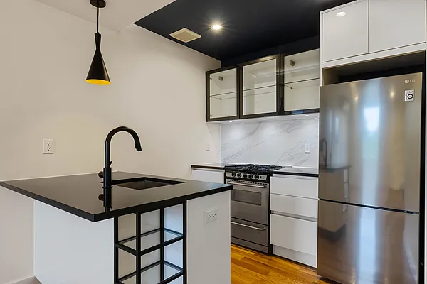 Kitchen, photo 1