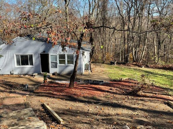 58 Pachaug Trl, Monroe, CT 06468