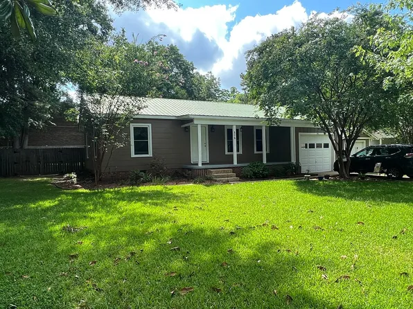 806 Howard Rd, Starkville, MS 39759