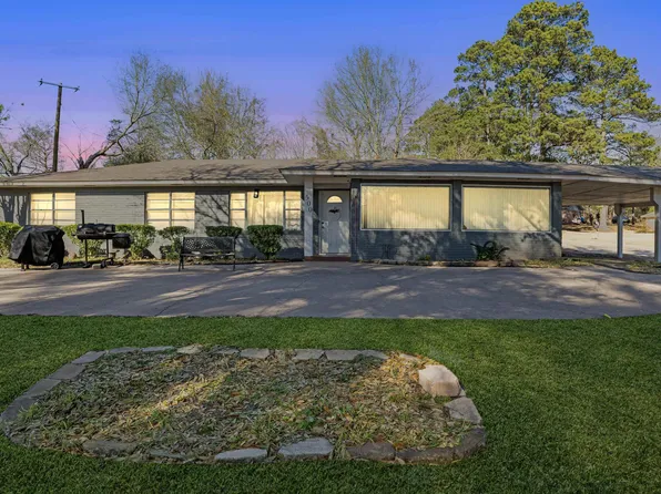 500 Madelaine Dr, Gilmer, TX 75644