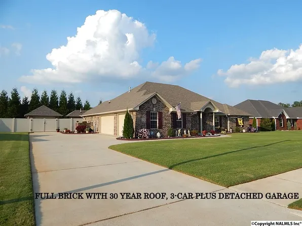 13750 Summerfield Dr, Athens, AL 35613