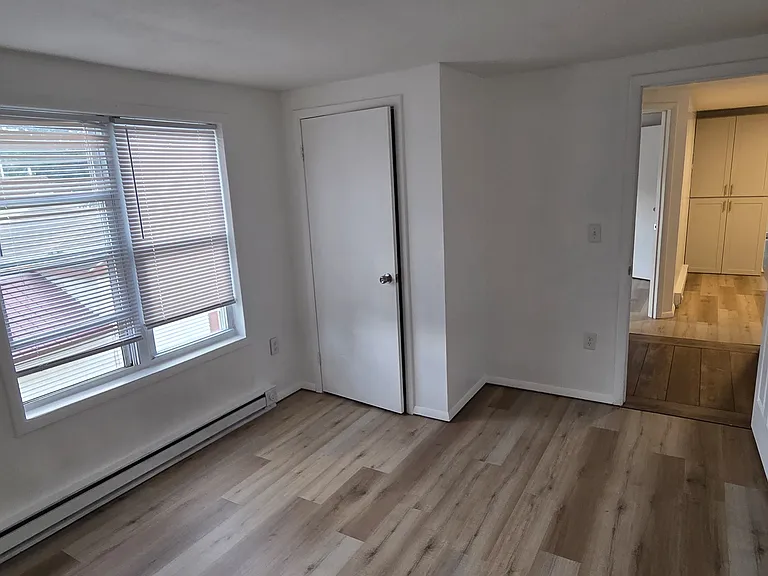 164-166 Main St #166B — Photo 2