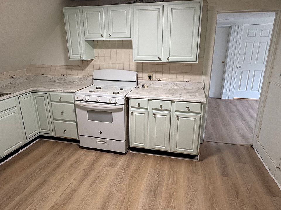 1st image of 21-25 Ferry St #3