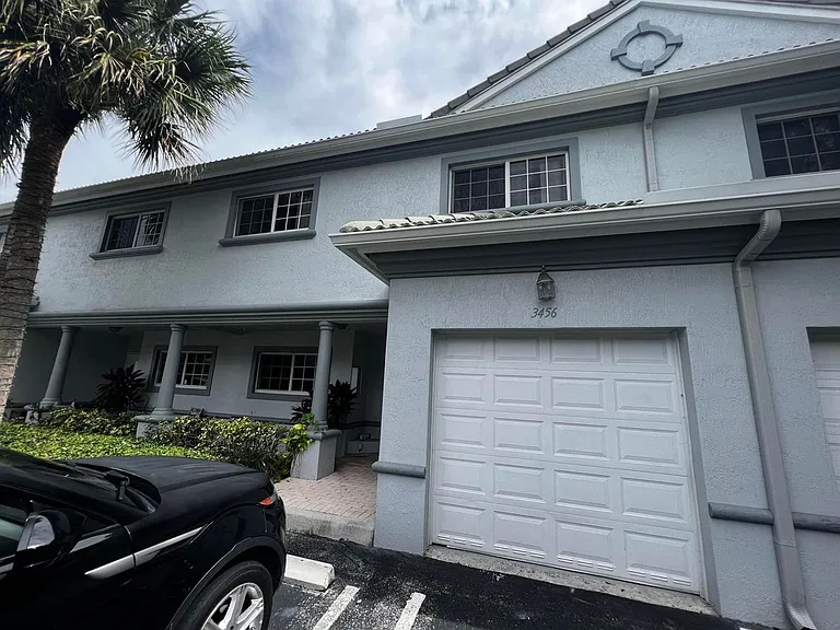 3456 NW 99th Way #Townhouse 3456 — Photo 2