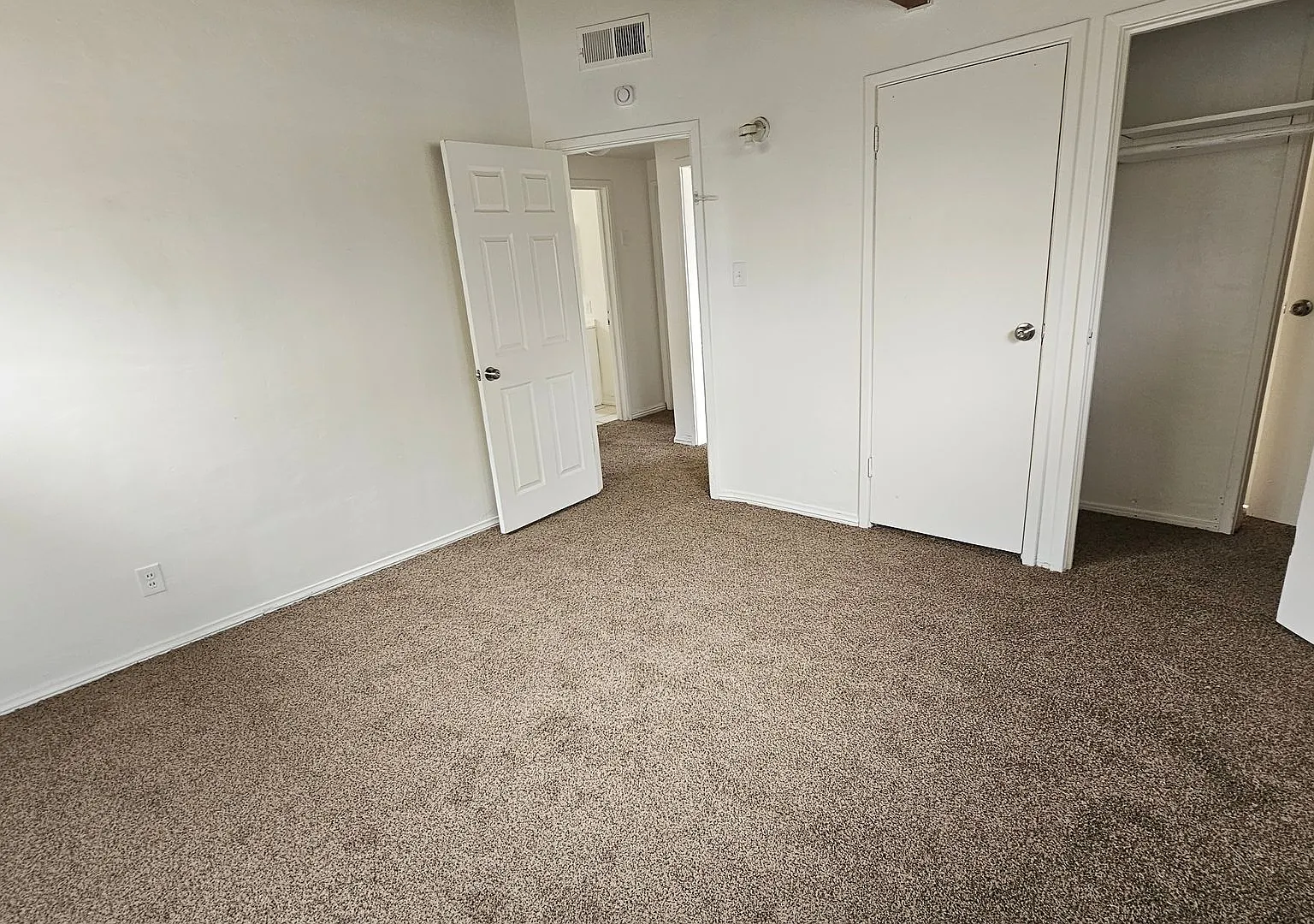 North East Bakersfield Home For lease — Photo 3