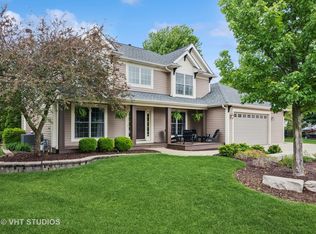 384 Edgewater Ct, Sugar Grove, IL 60554
