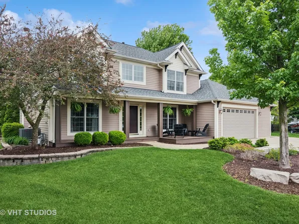 384 Edgewater Ct, Sugar Grove, IL 60554