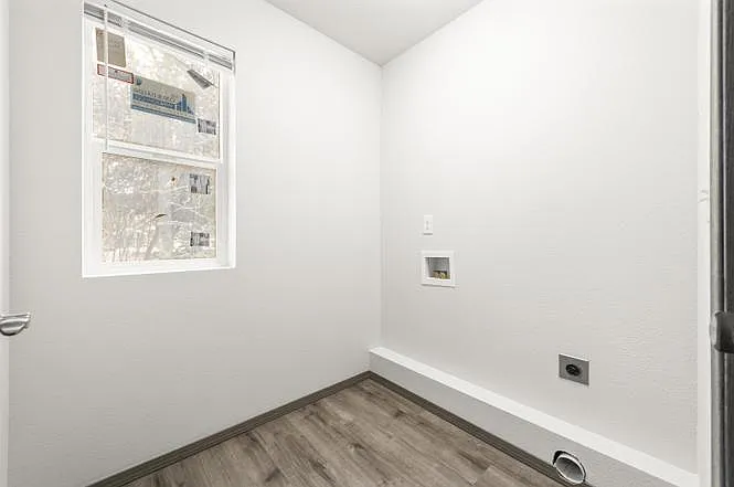 4331 E 8th Ave — Photo 16