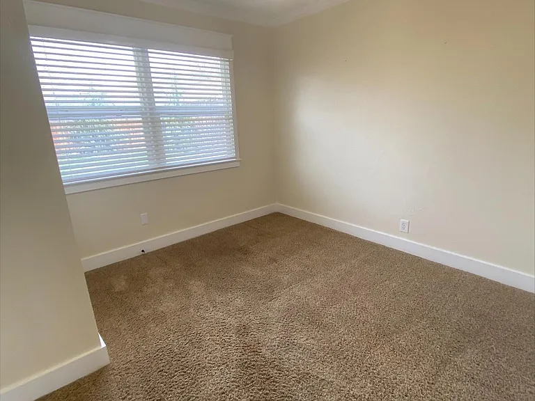 2518 W Madison Ave — Photo 8