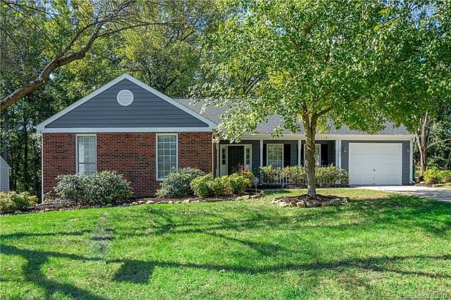 1st image of 2401 Oak Leigh Dr