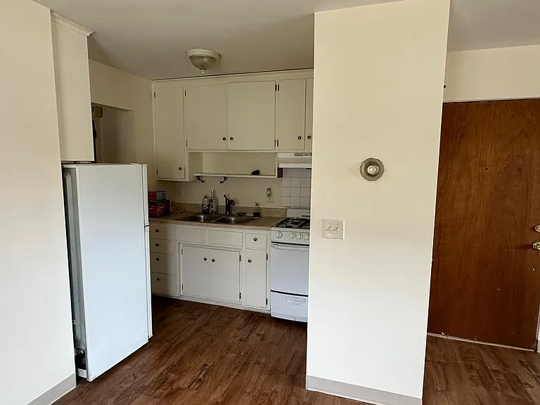 4225 Central Ave NE — Photo 6