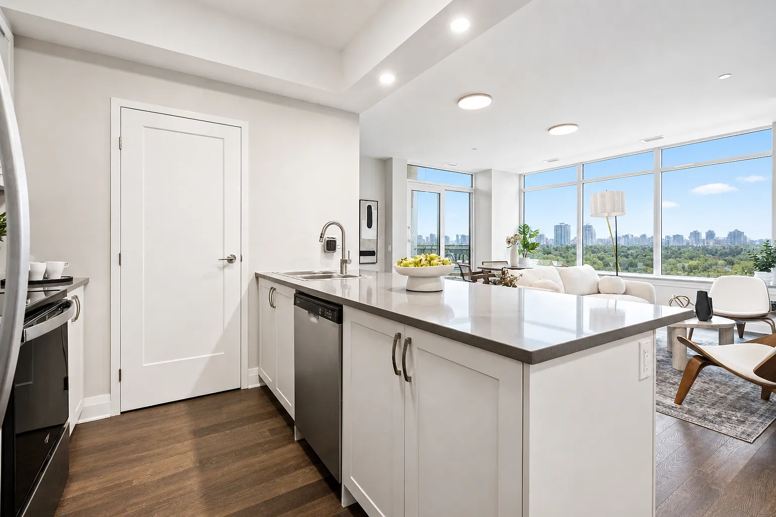Riviera Suites — Photo 1