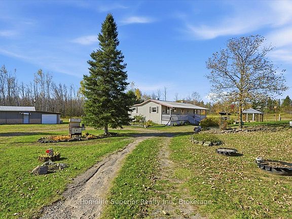3rd image of 765 Cordova Rd