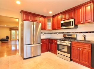 1704 Merrywood Dr #17, Edison, NJ 08817