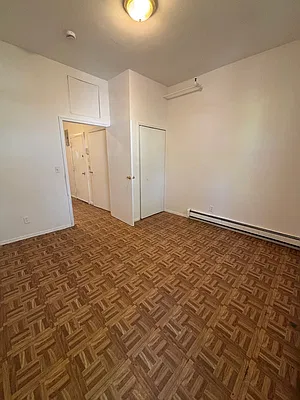 Bedroom, photo 1