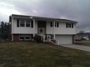 1906 Esther Dr, Carlisle, PA 17013