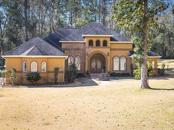 2nd image of 1515 Escadrille Dr