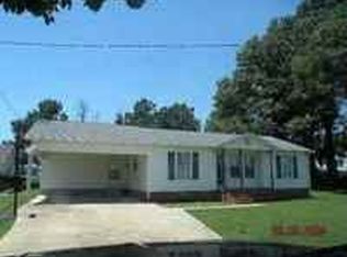 795 Hawkins Ln, Bells, TN 38006