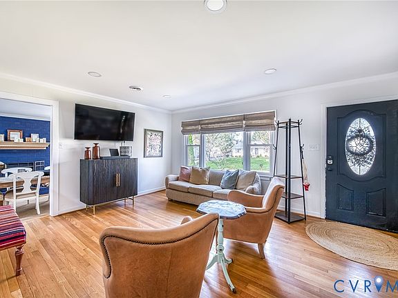 4th image of 9127 Warren Ave