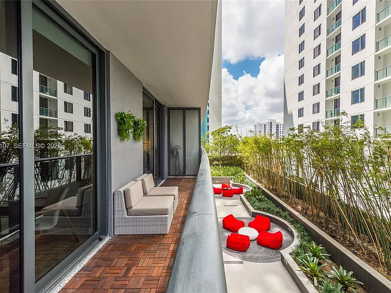 55 SW 9th St #1010 — Photo 21