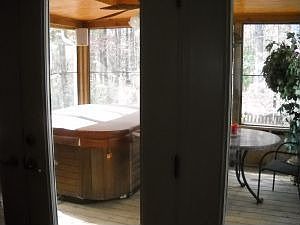 4th image of 512 Charlotte Ln
