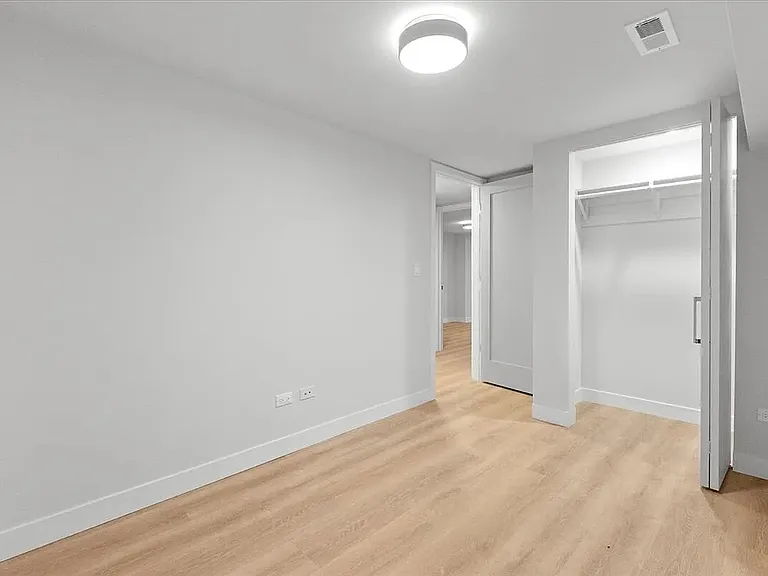 927 N Mozart St #G — Photo 13