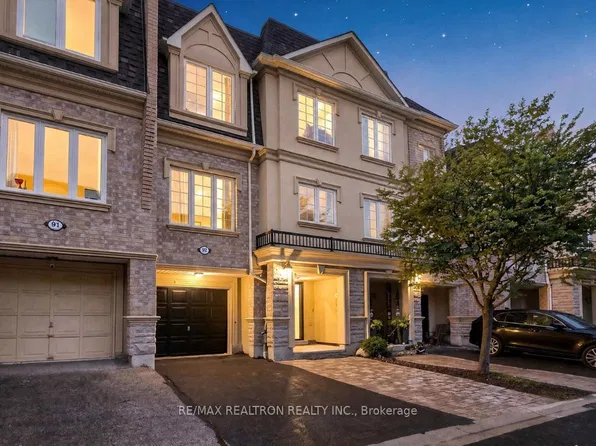 1250 Saint Martins Dr #92, Pickering, ON L1W 0A2
