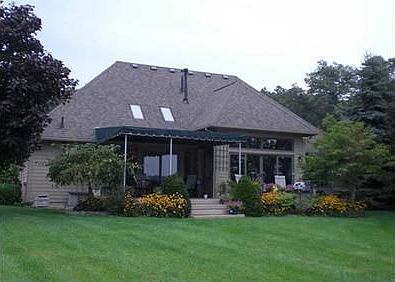 2nd image of 516 E Shoreline Dr