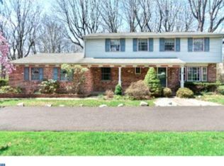 8 Boxwood Rd, Southampton, PA 18966