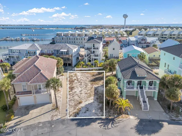 1428 Sonata Ct, Navarre, FL 32566