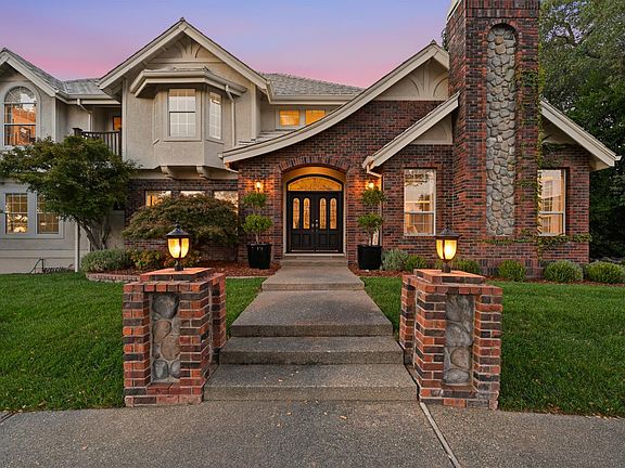 3rd image of 6060 Greystone Pl