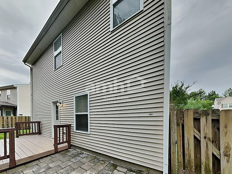 15718 Lakepoint Forest Dr — Photo 17