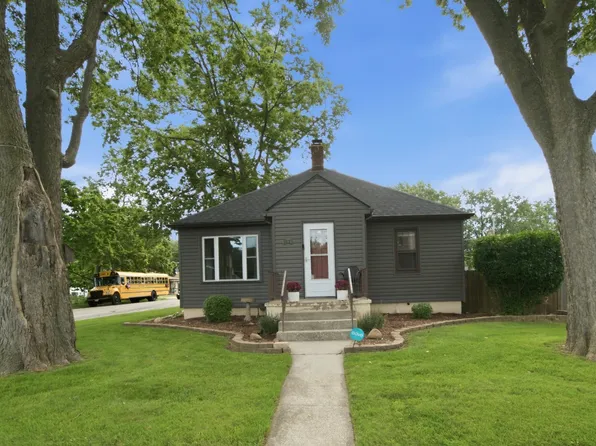 396 N Blaine Ave, Bradley, IL 60915