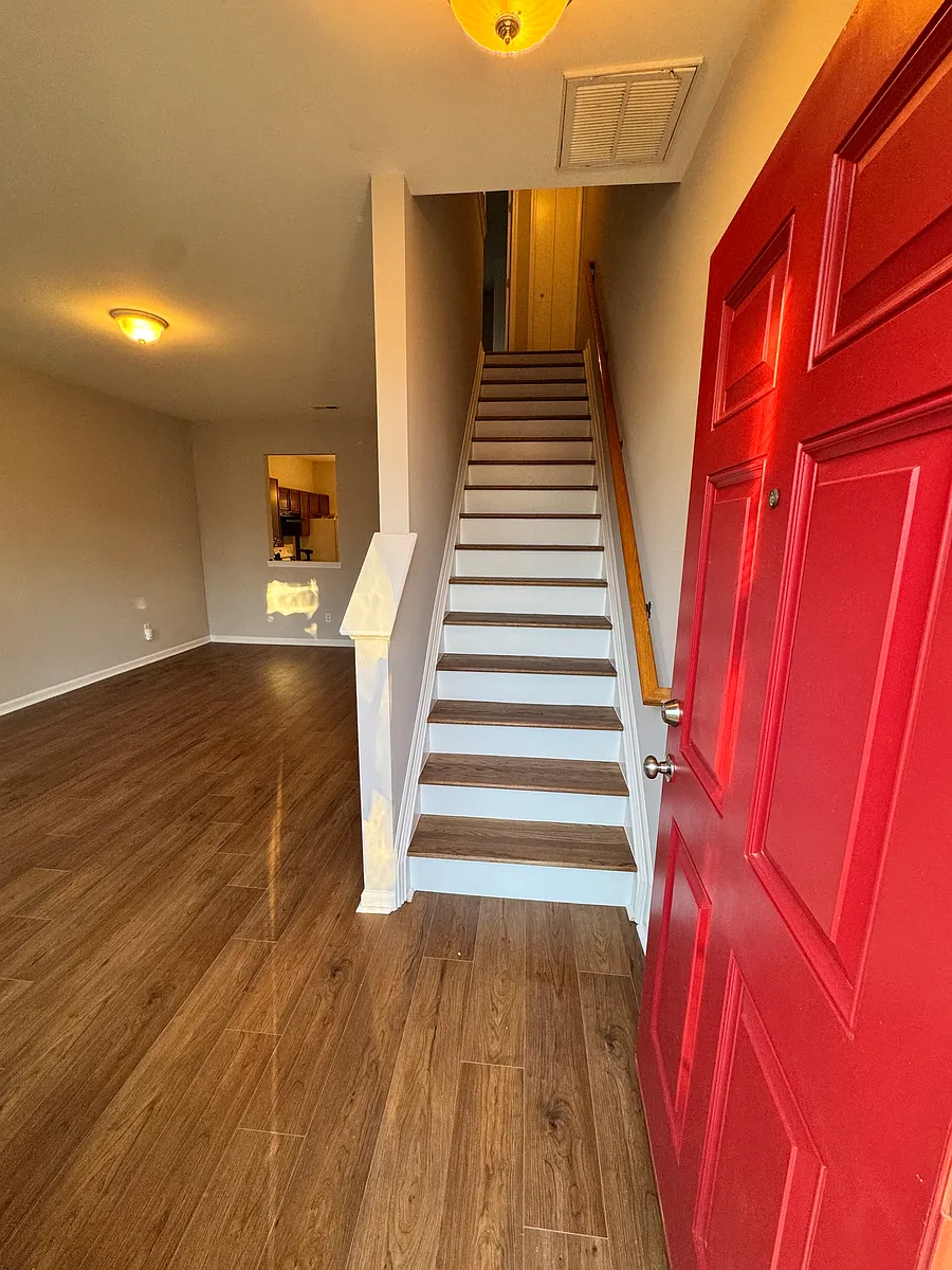 Building Photo - 5715 Seths Dr