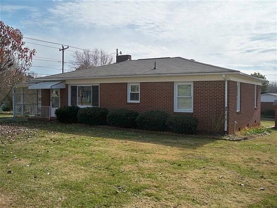 1st image of 501 Lincoln Ln