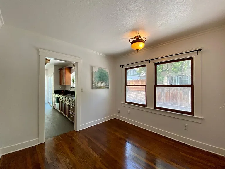 935 E Clinton Ave — Photo 26